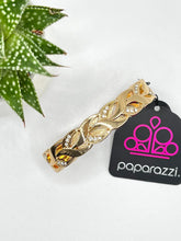 Load image into Gallery viewer, Editor in LEAF - Gold Bracelet

