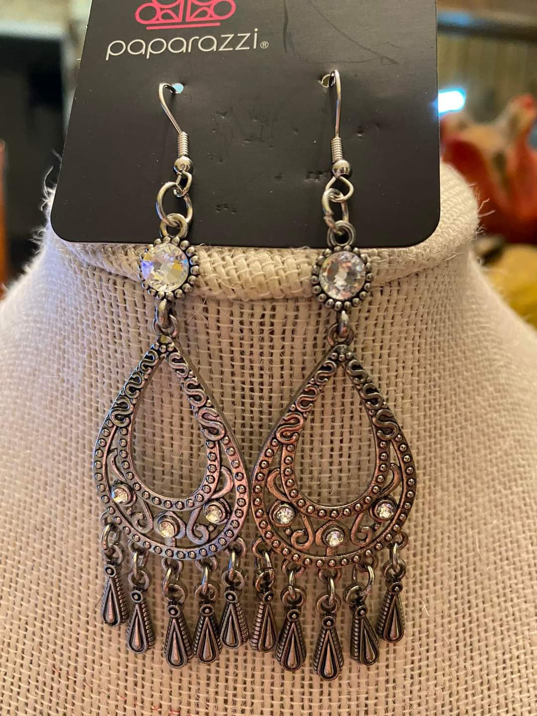 Viva La Diva - White Earring